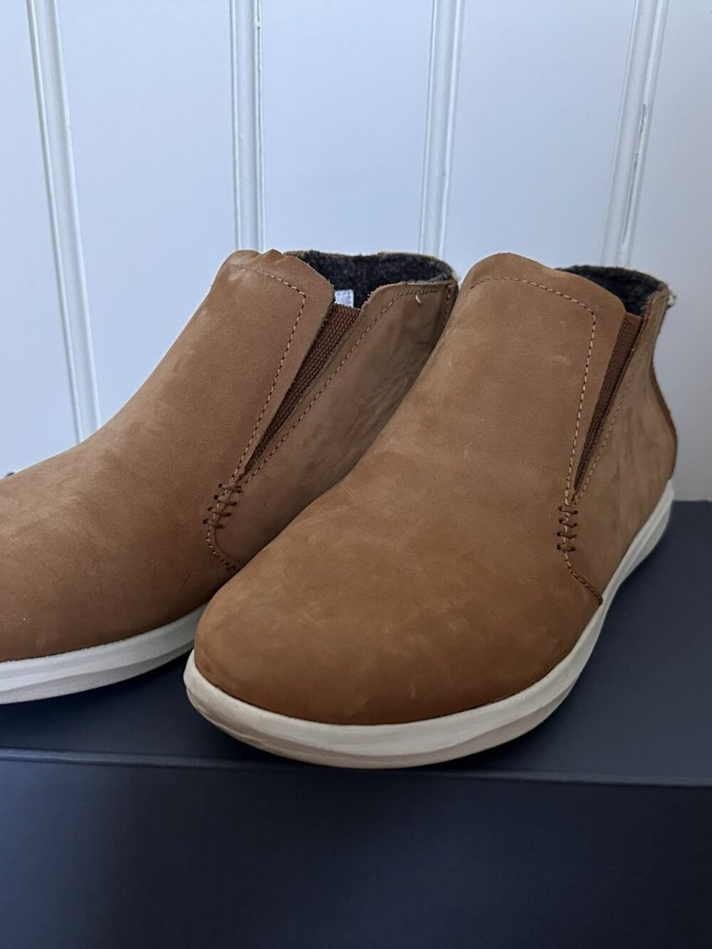 Hawai'iloa Manu Hope Sneaker Boot (Women 6.5) Fox/Off-white